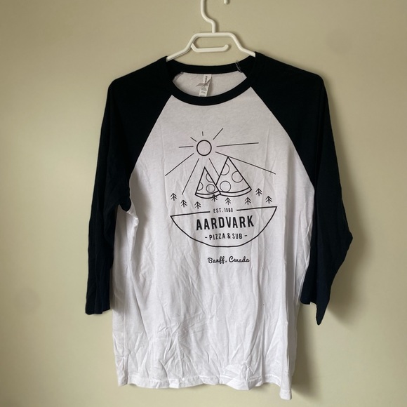 Banff Aardvark Pizza 3/4 long sleeve - Picture 1 of 3
